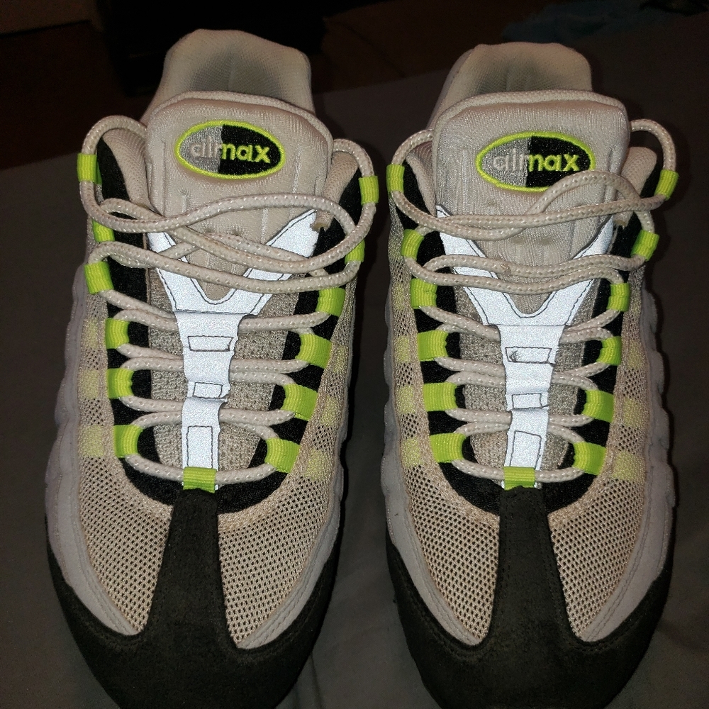 - Nike air max 95